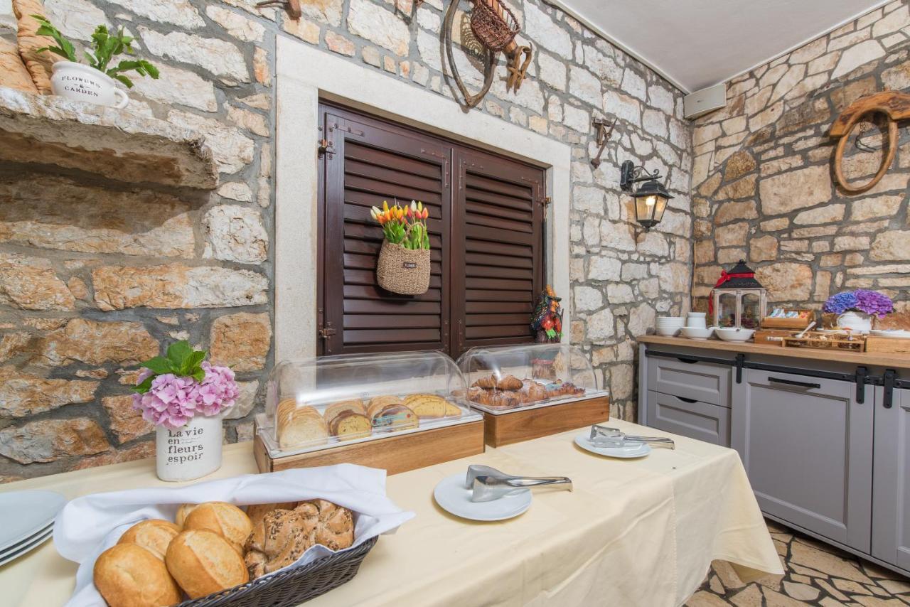 Bed & Breakfast Daniela Veleniki Bagian luar foto
