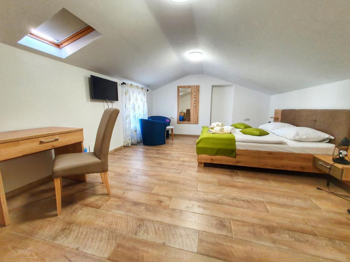 Bed & Breakfast Daniela Veleniki Bagian luar foto