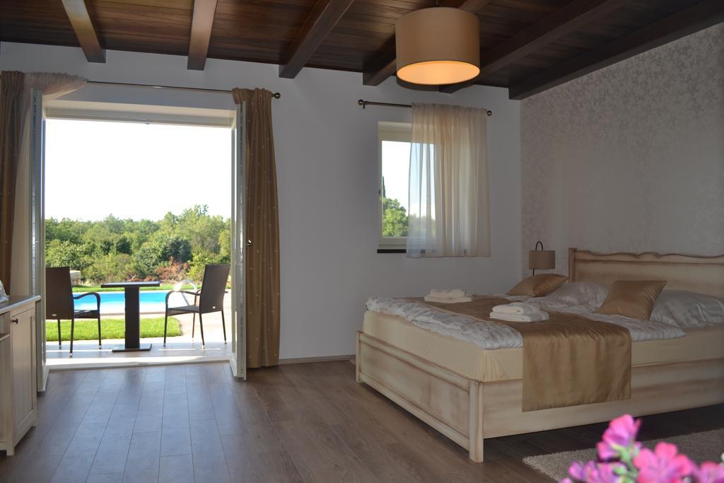 Bed & Breakfast Daniela Veleniki Ruang foto