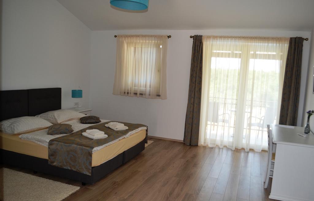 Bed & Breakfast Daniela Veleniki Ruang foto