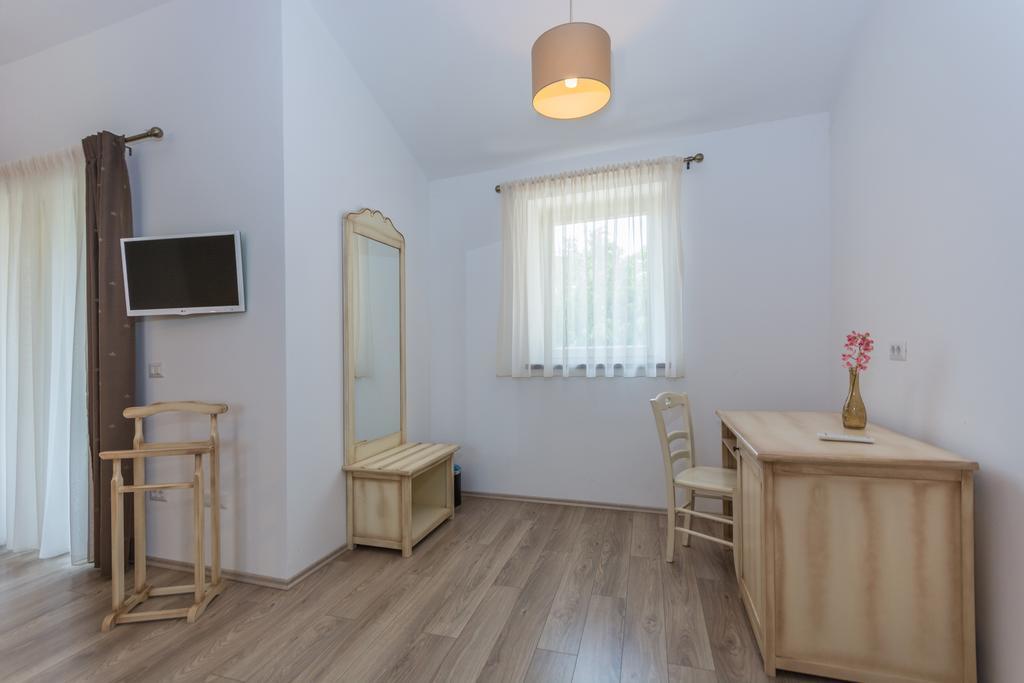 Bed & Breakfast Daniela Veleniki Bagian luar foto