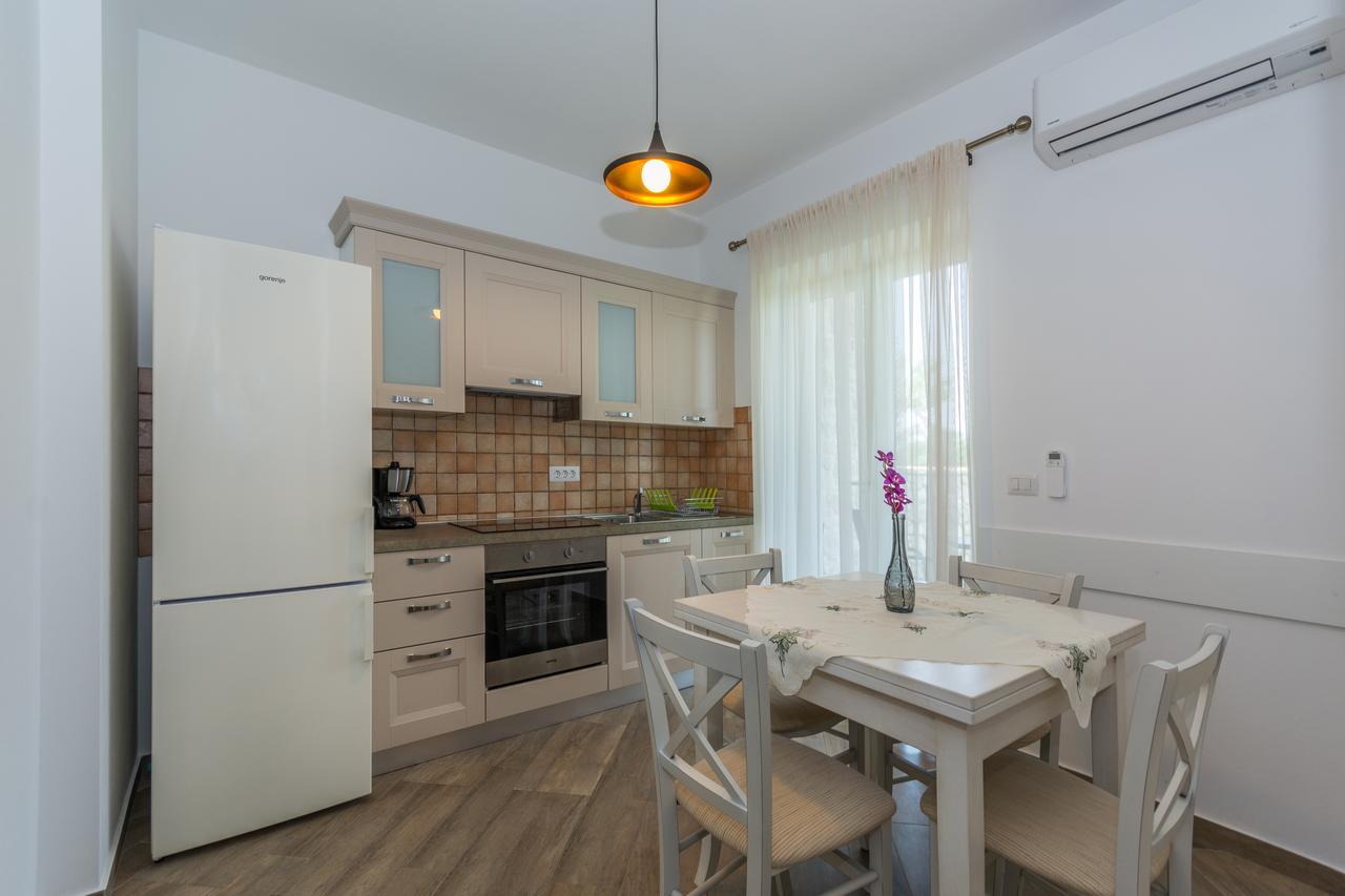 Bed & Breakfast Daniela Veleniki Bagian luar foto